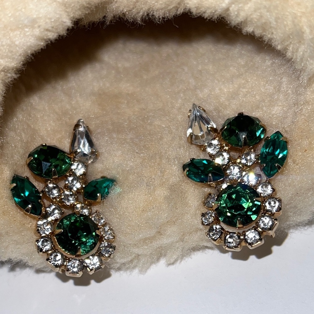 Vintage Hattie Carnegie Green Faceted Clip Earrings